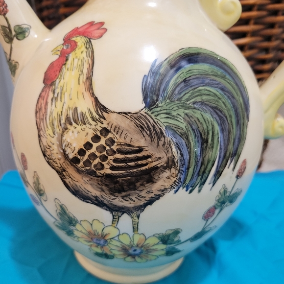 Rooster Pitcher 🐓 - Picture 2 of 9